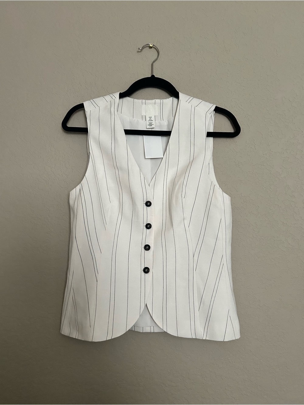 NWT H&M Sleeveless White Pinstripe Button Vest — size small
